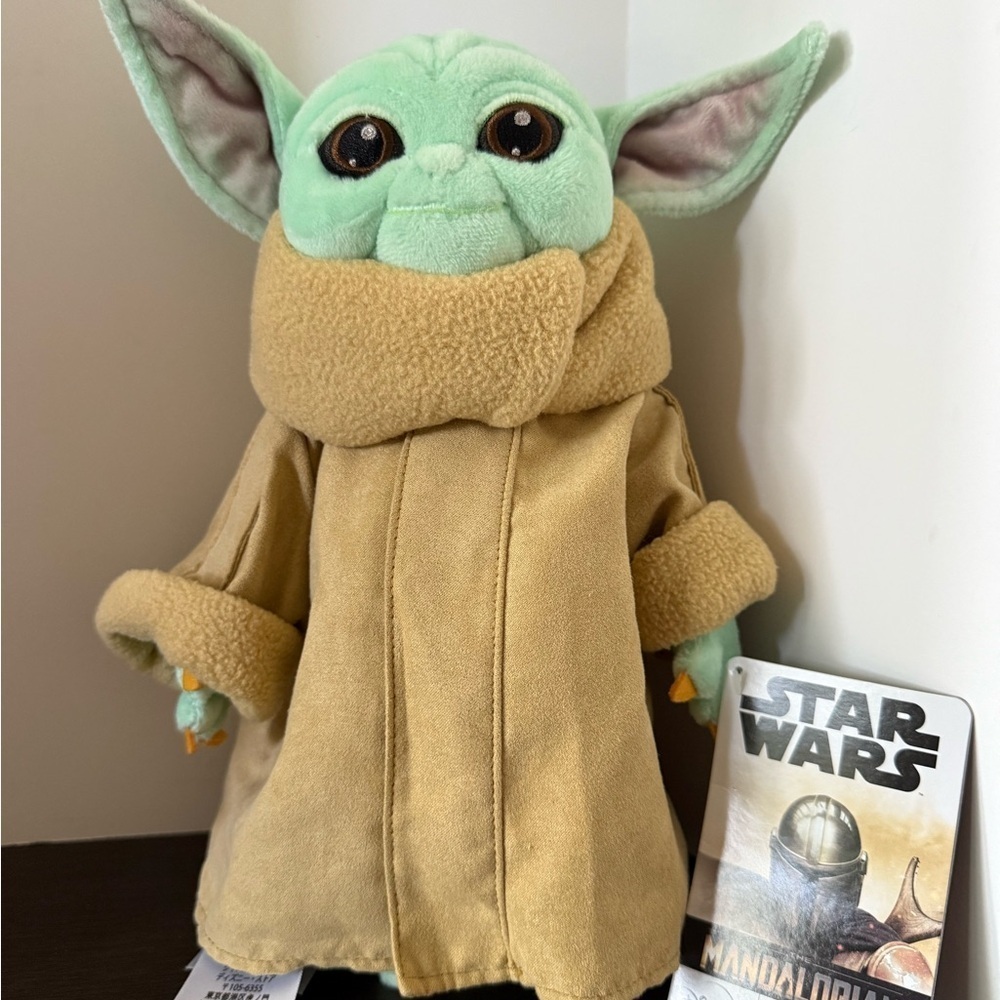 Disney Star Wars the child Green and Tan Plush Toy